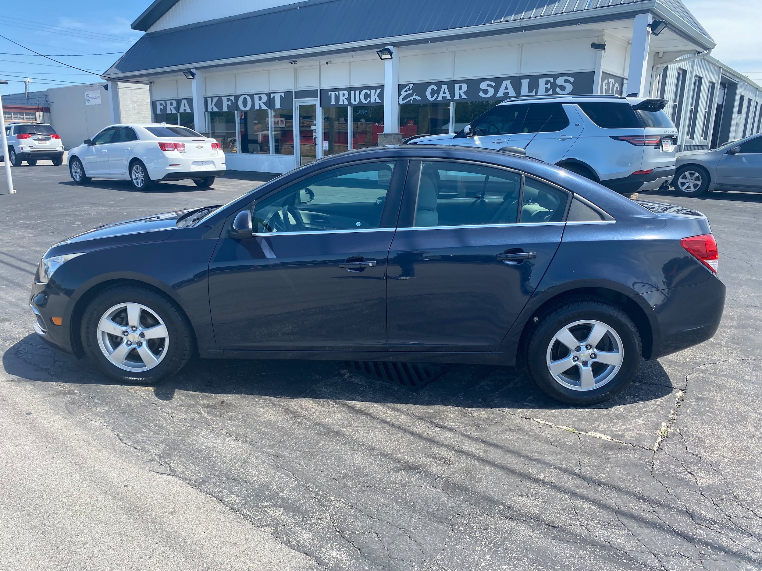 Used 2016 Chevrolet Cruze LT w/ Technology Package FWD image 8