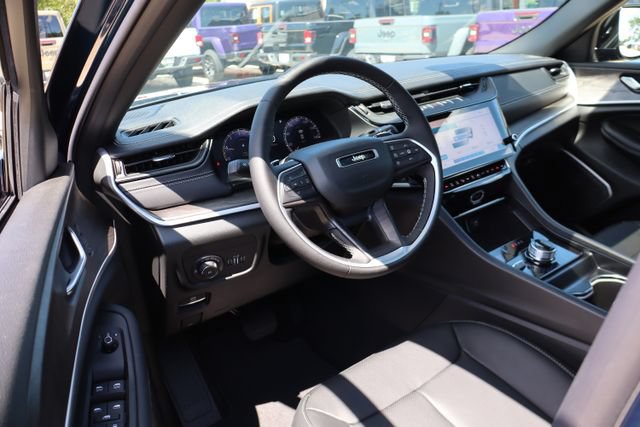 New 2026 Jeep Grand Cherokee L Limited AWD/4WD image 17