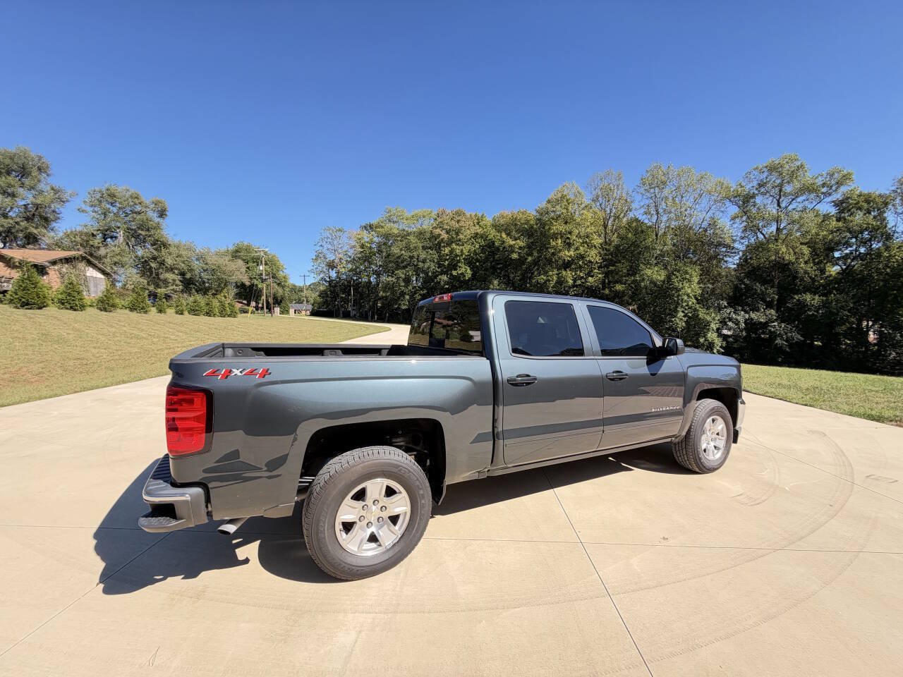 Used 2018 Chevrolet Silverado 1500 LT w/ LT Fleet Plus Package AWD/4WD image 6