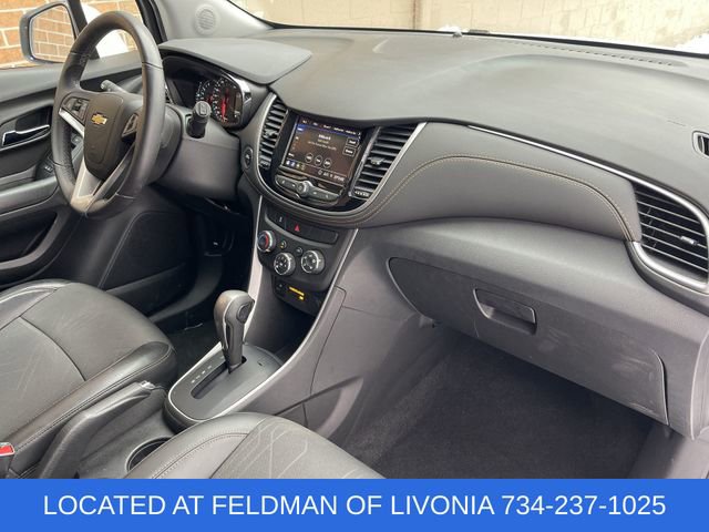 Certified 2022 Chevrolet Trax LT w/ LT Convenience Package image 27