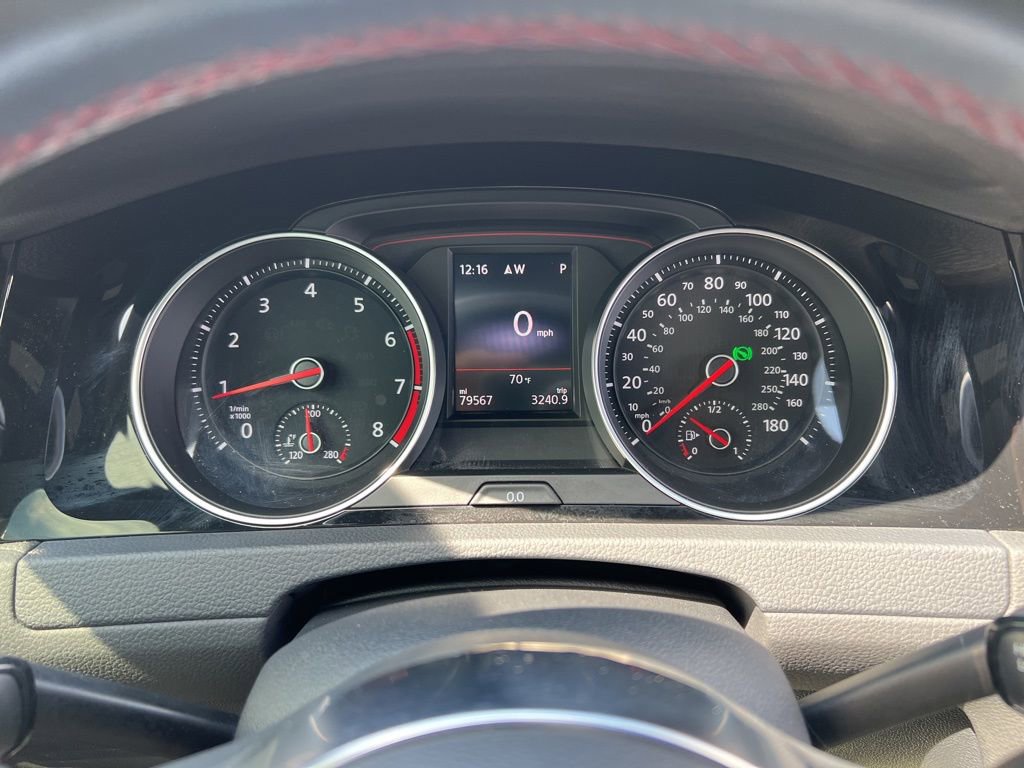 Used 2018 Volkswagen GTI SE image 16