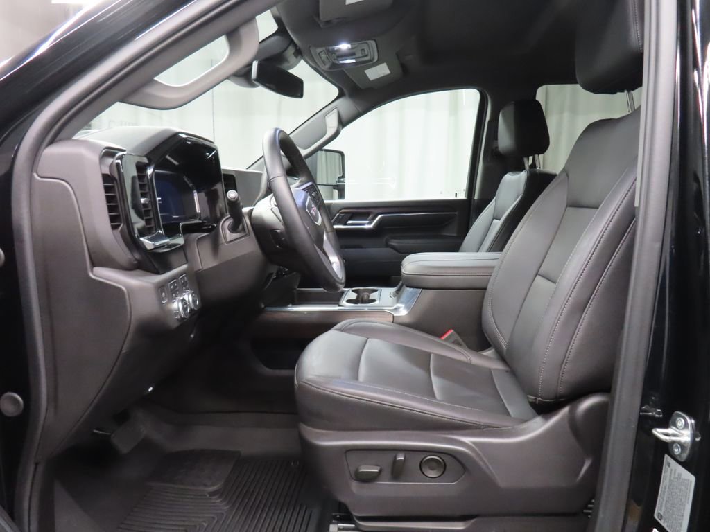 Used 2024 GMC Sierra 3500 SLT w/ SLT Premium Package image 9