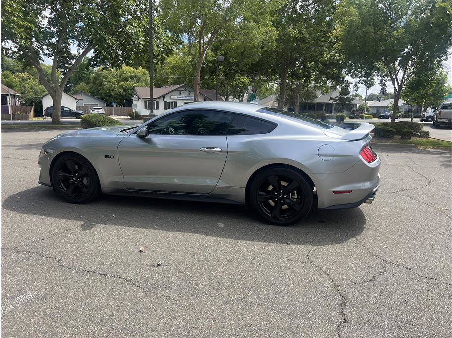Used 2021 Ford Mustang GT RWD image 8