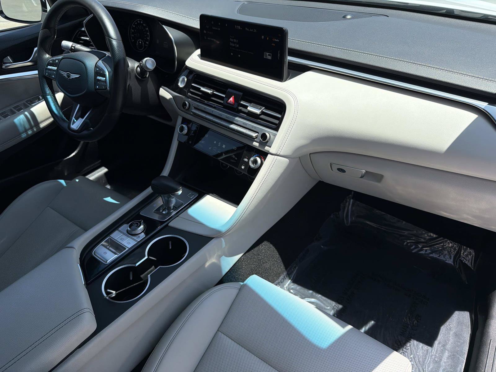 Used 2025 Genesis G70 2.5T RWD image 23