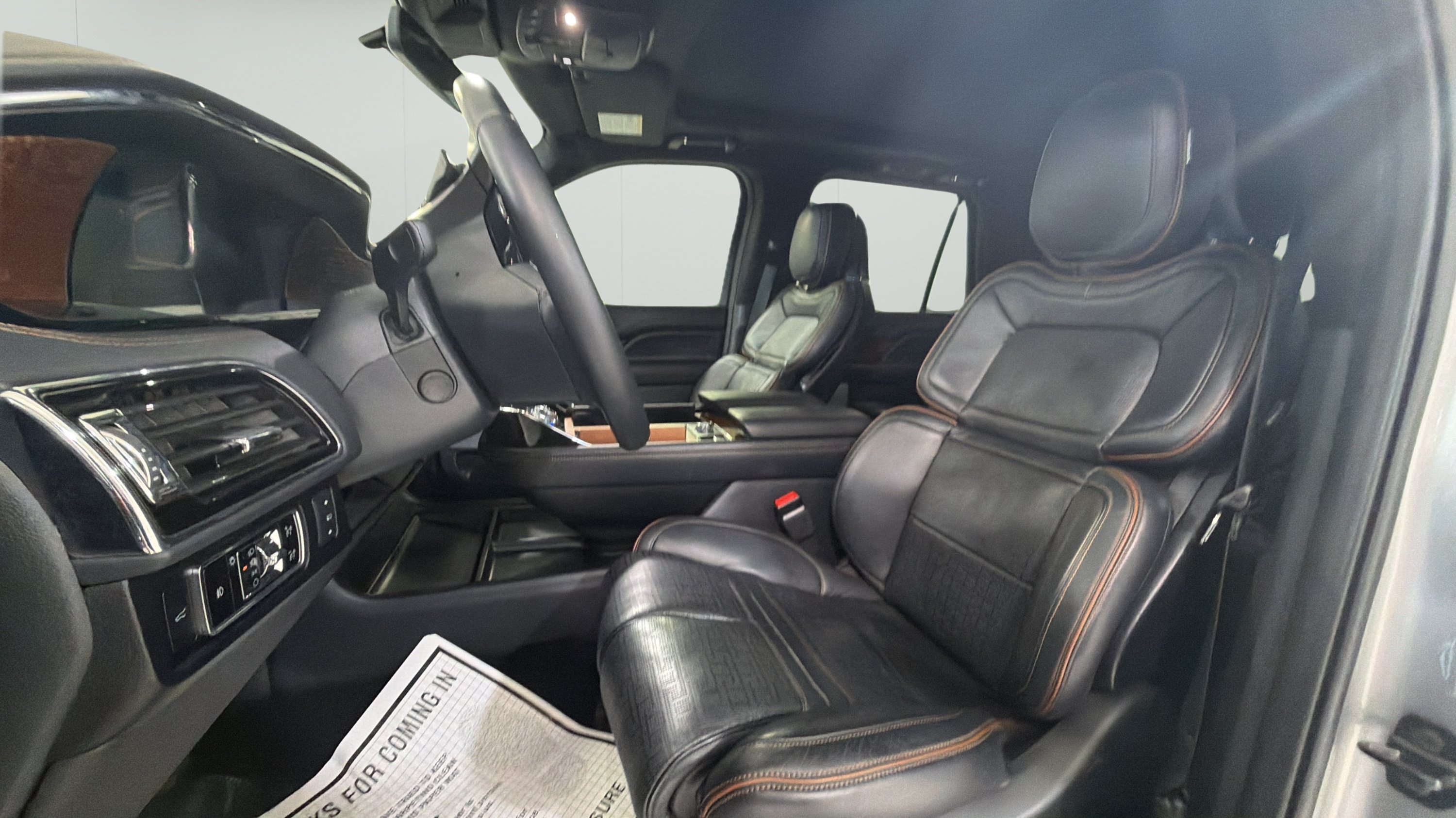 Used 2024 Lincoln Navigator Black Label AWD/4WD image 9