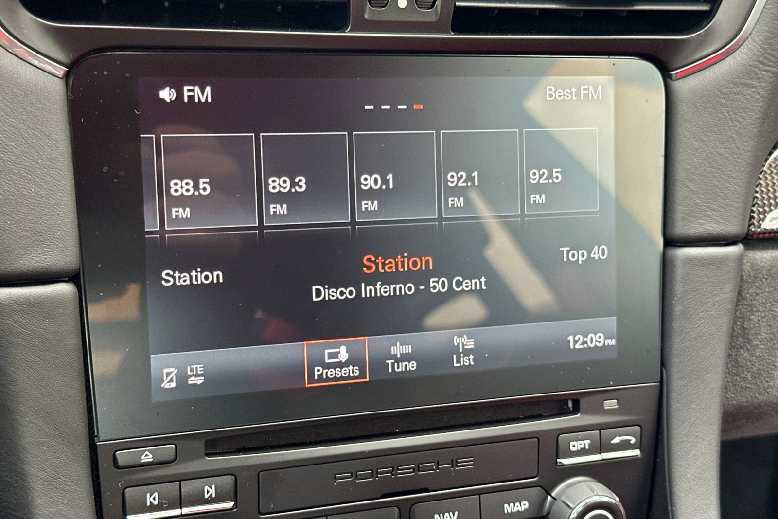 Used 2018 Porsche 911 GT2 RS image 21