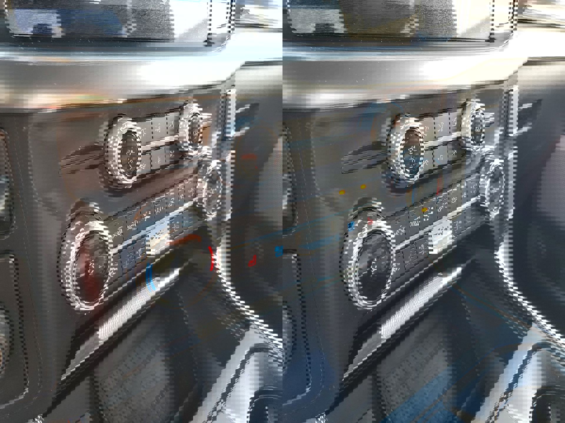 Used 2022 Ford F150 Lariat w/ Equipment Group 502A High image 74