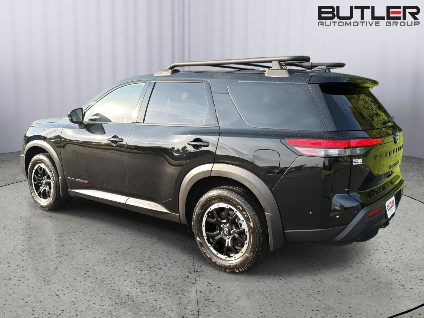 Used 2023 Nissan Pathfinder Rock Creek AWD/4WD image 4