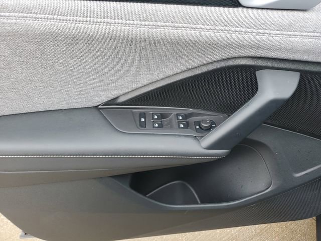 Used 2025 Volkswagen Tiguan S image 18