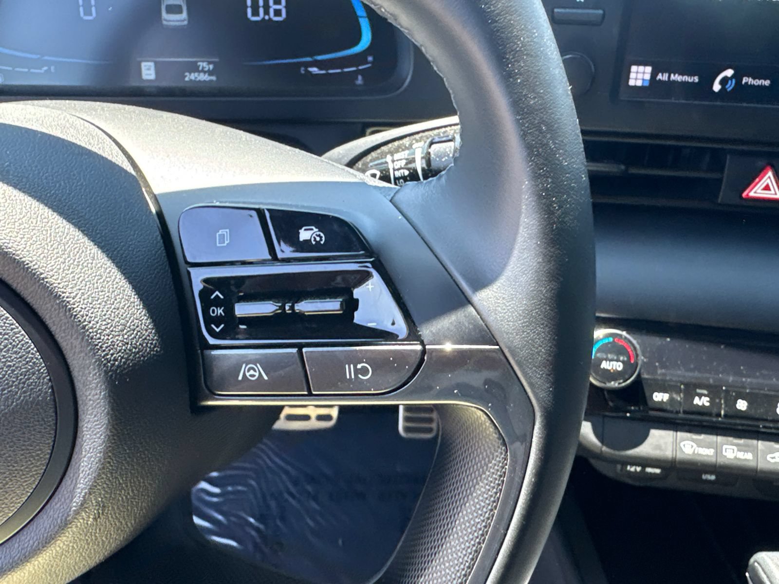 Used 2025 Hyundai Elantra Sport FWD image 26
