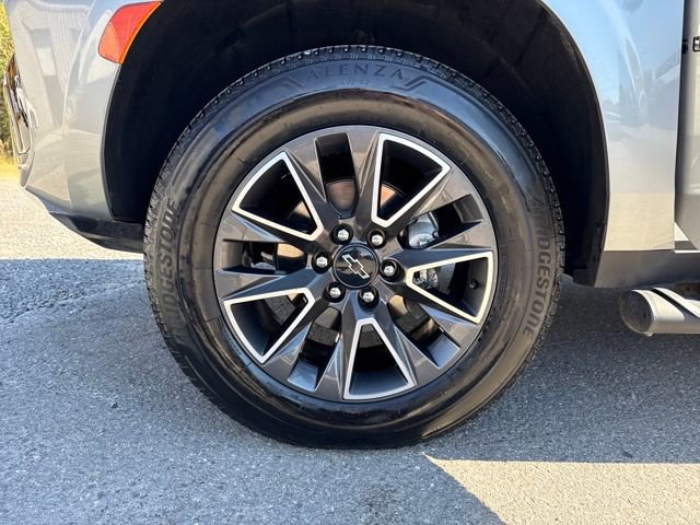 Used 2024 Chevrolet Suburban Z71 w/ Luxury Package image 25