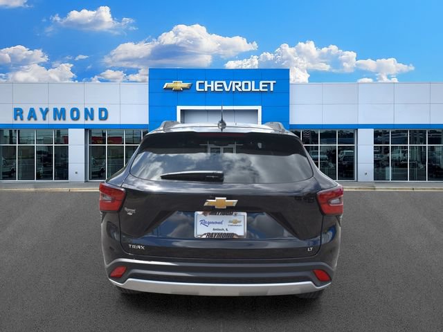 New 2026 Chevrolet Trax LT w/ LT Convenience Package FWD image 5
