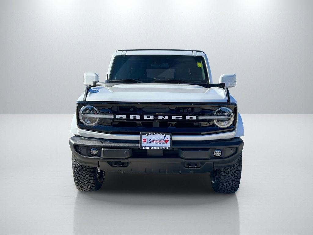 Used 2024 Ford Bronco Outer Banks image 2