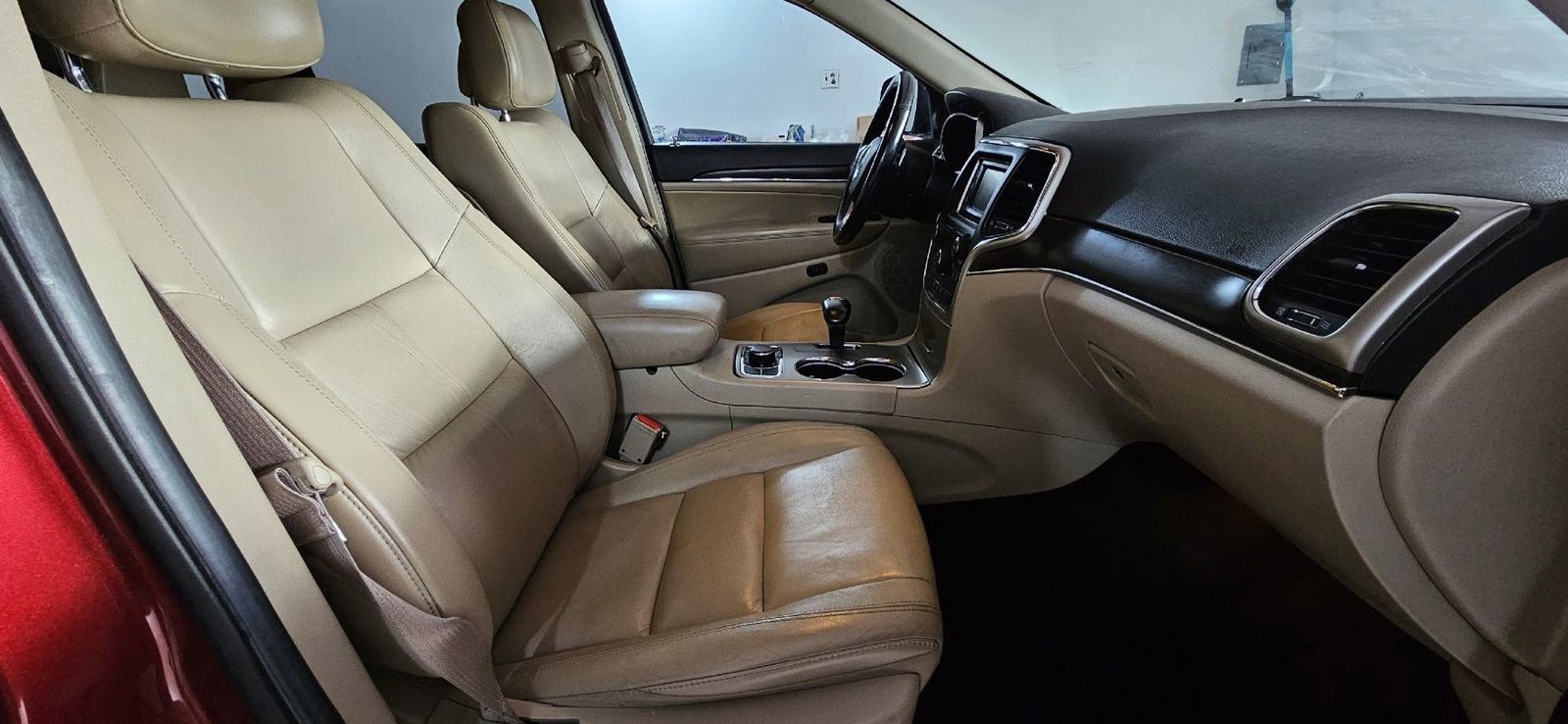 Used 2014 Jeep Grand Cherokee Limited image 17