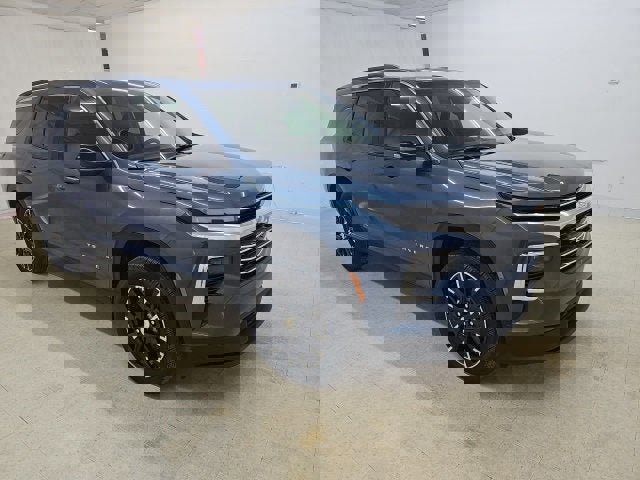 New 2026 Chevrolet Traverse LT w/ Sun and Wheel Package image 3