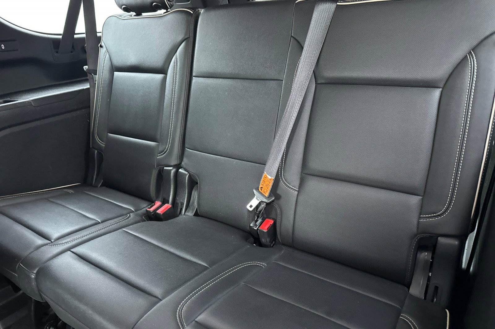 Used 2022 Chevrolet Suburban Premier image 18