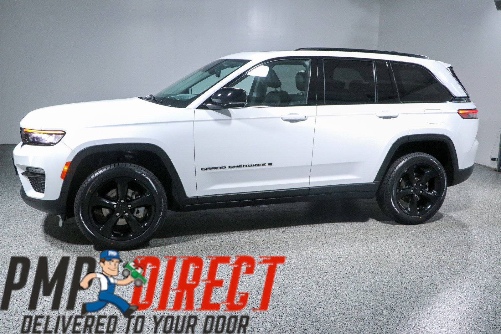 Used 2023 Jeep Grand Cherokee Limited w/ Black Appearance Package AWD/4WD image 10