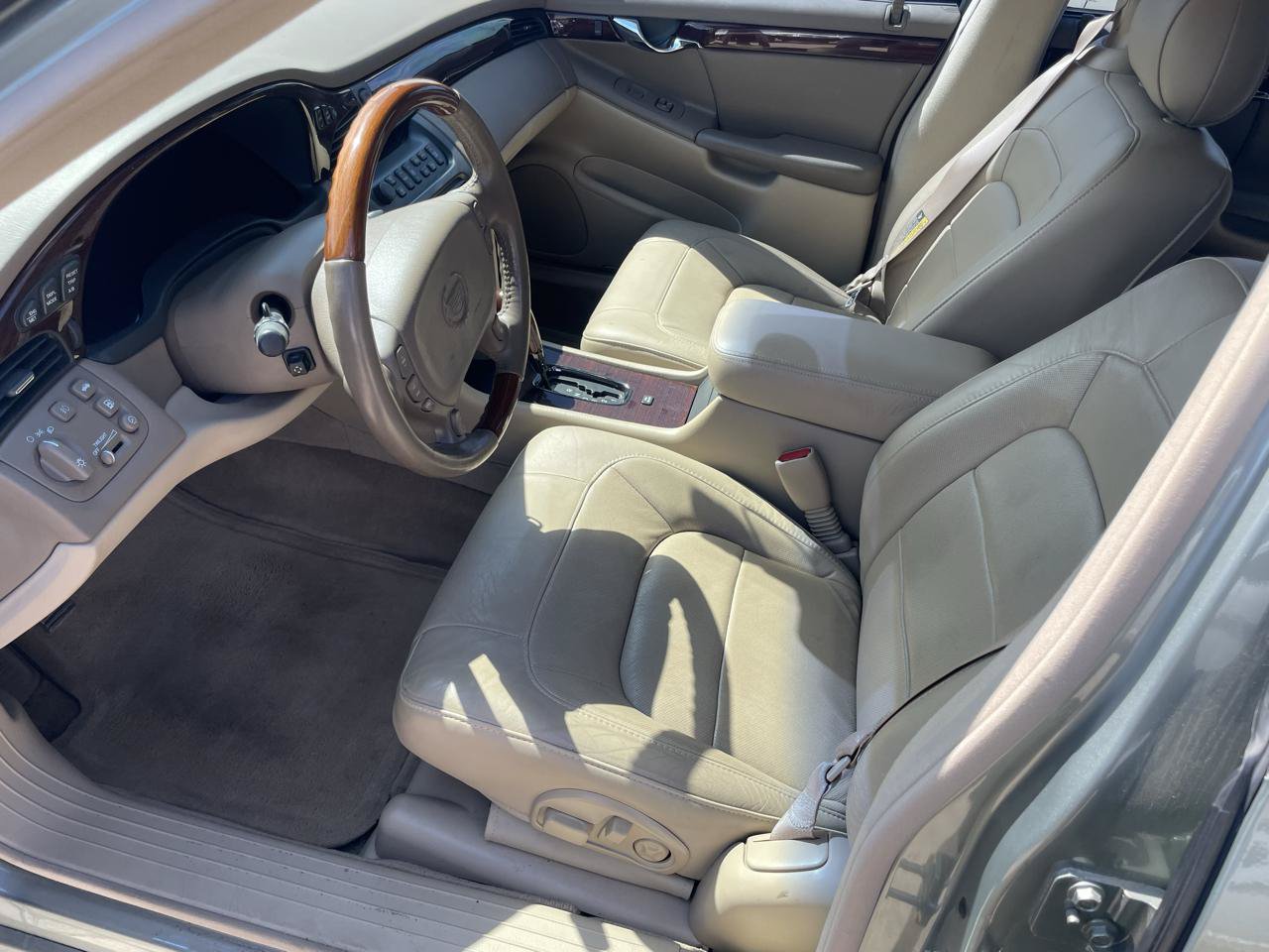 Used 2005 Cadillac De Ville DTS w/ Equipment Group FWD image 28