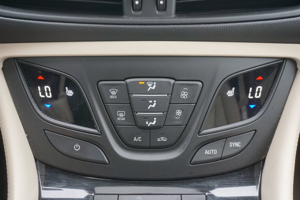 Used 2017 Buick Envision Essence AWD/4WD image 15