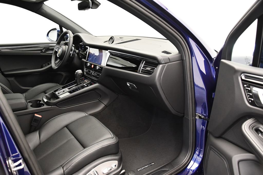 Certified 2025 Porsche Macan image 50