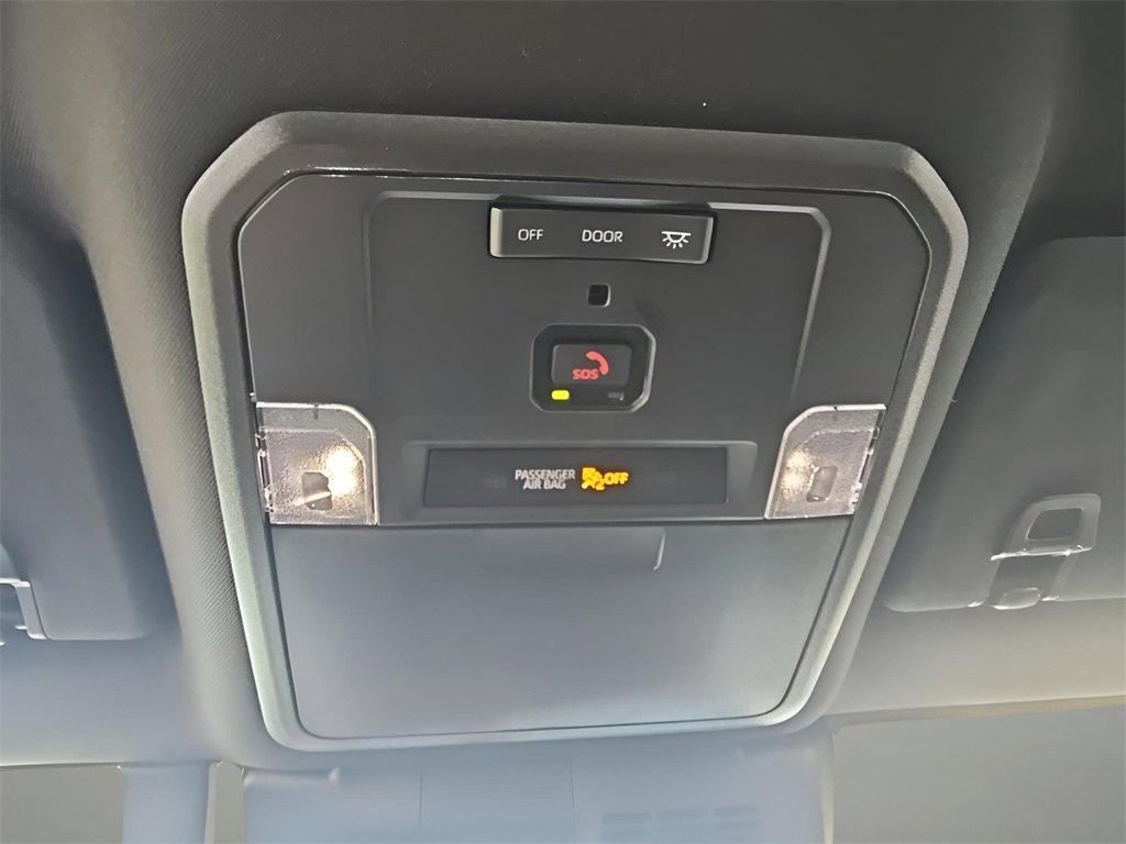 Used 2025 Toyota Tacoma 4x4 Double Cab Hybrid image 39