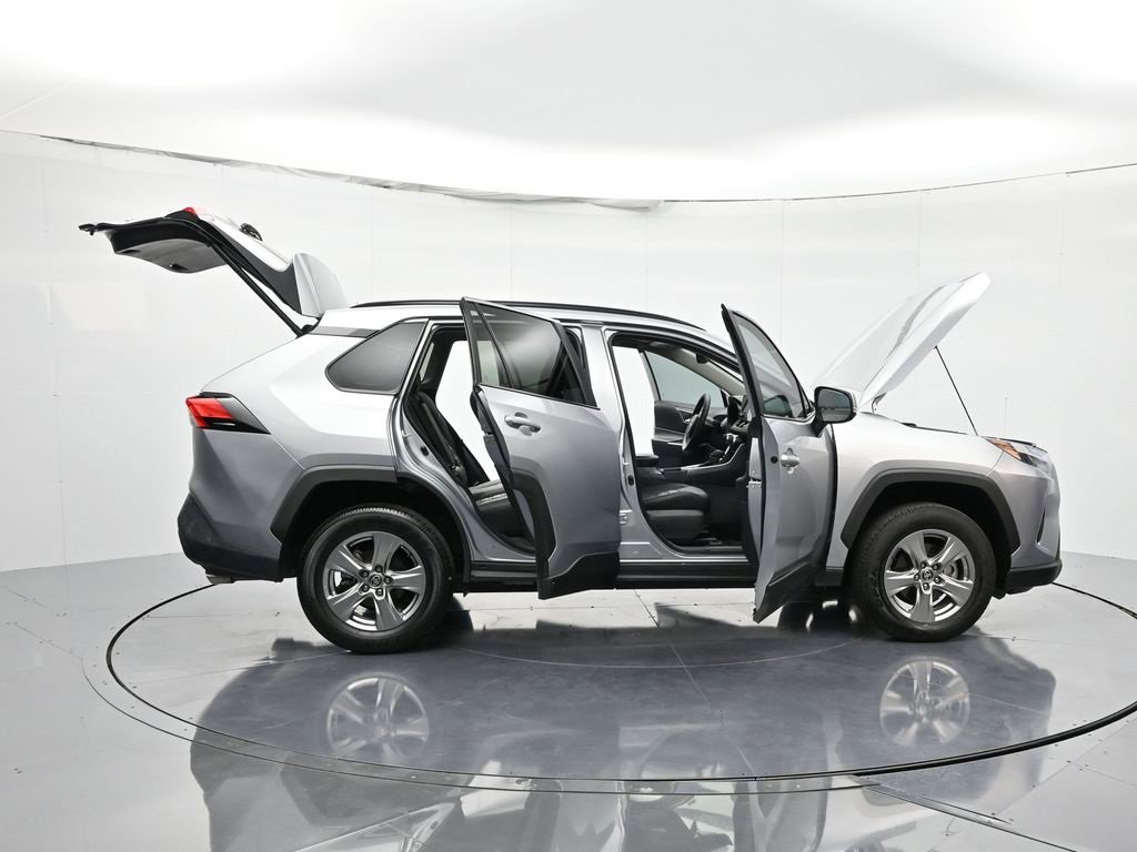Used 2025 Toyota RAV4 XLE image 45