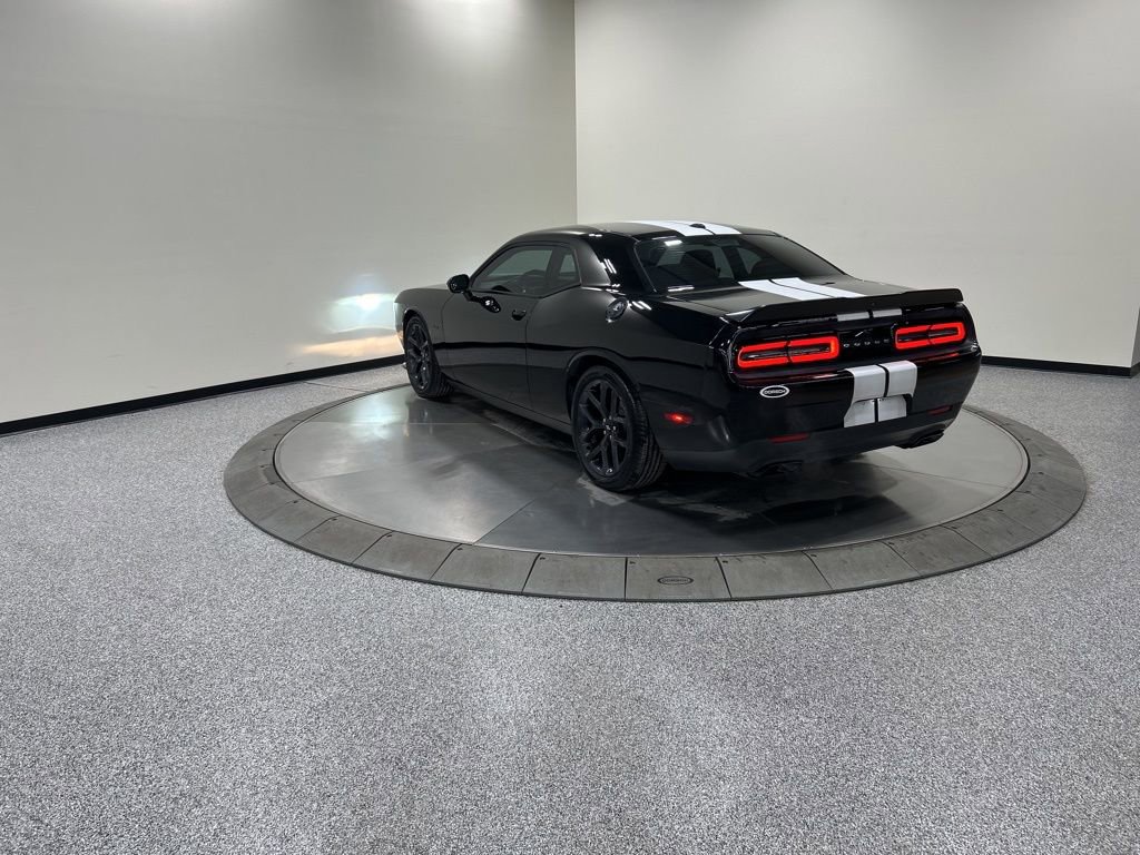 Used 2019 Dodge Challenger R/T w/ Blacktop Package image 8