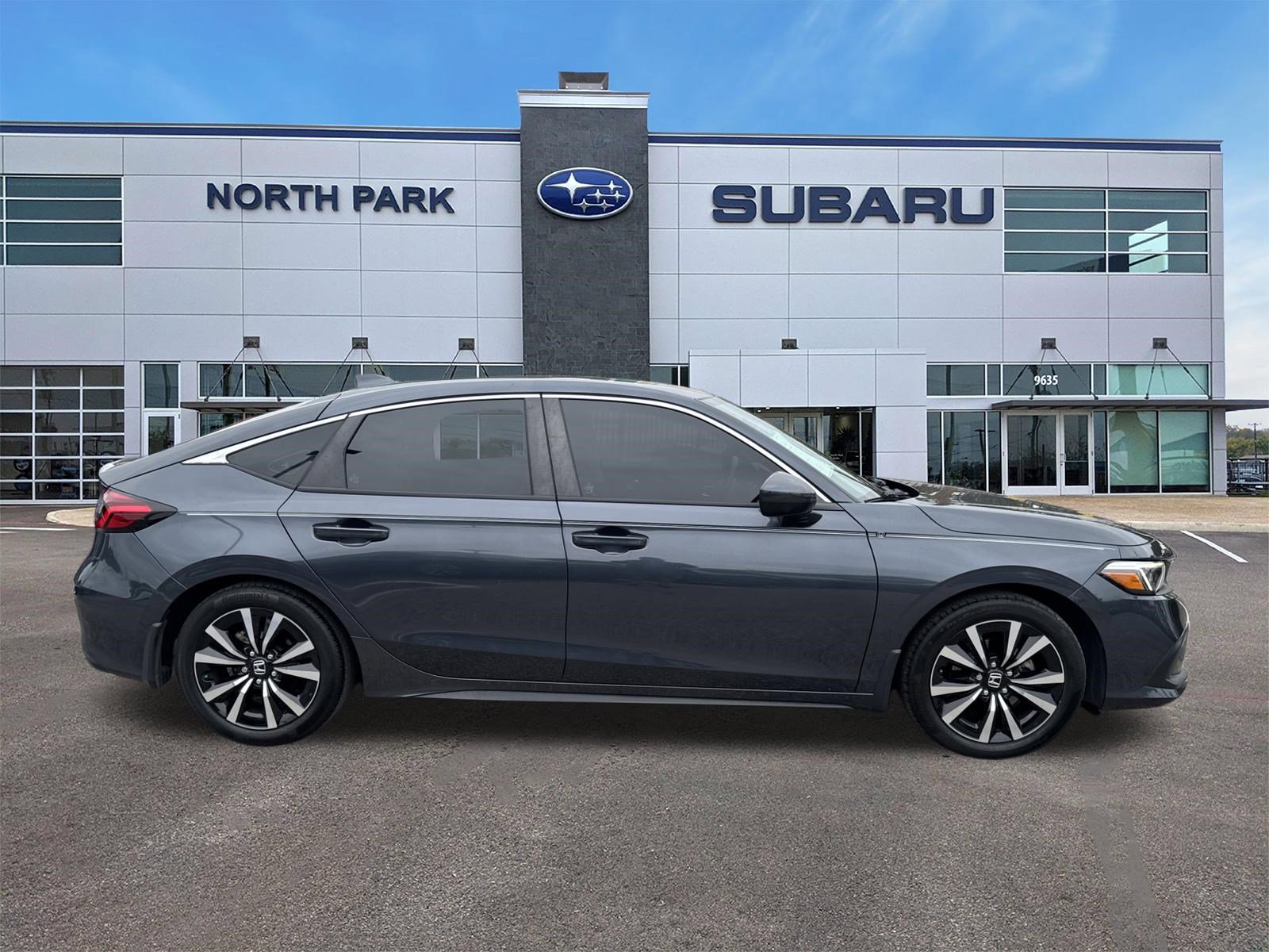 Used 2022 Honda Civic EX-L image 2