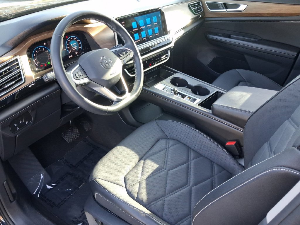 Used 2024 Volkswagen Atlas SE FWD image 17