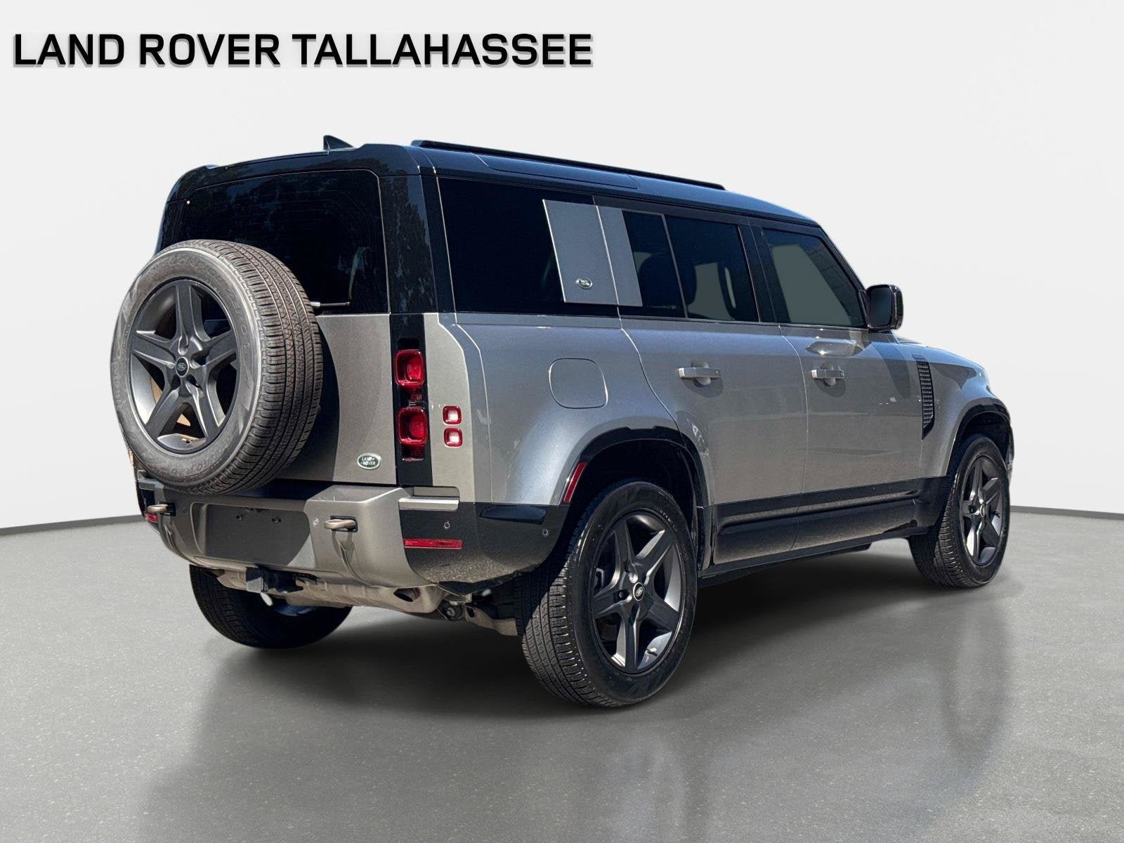 Used 2023 Land Rover Defender 110 X-Dynamic SE AWD/4WD image 5