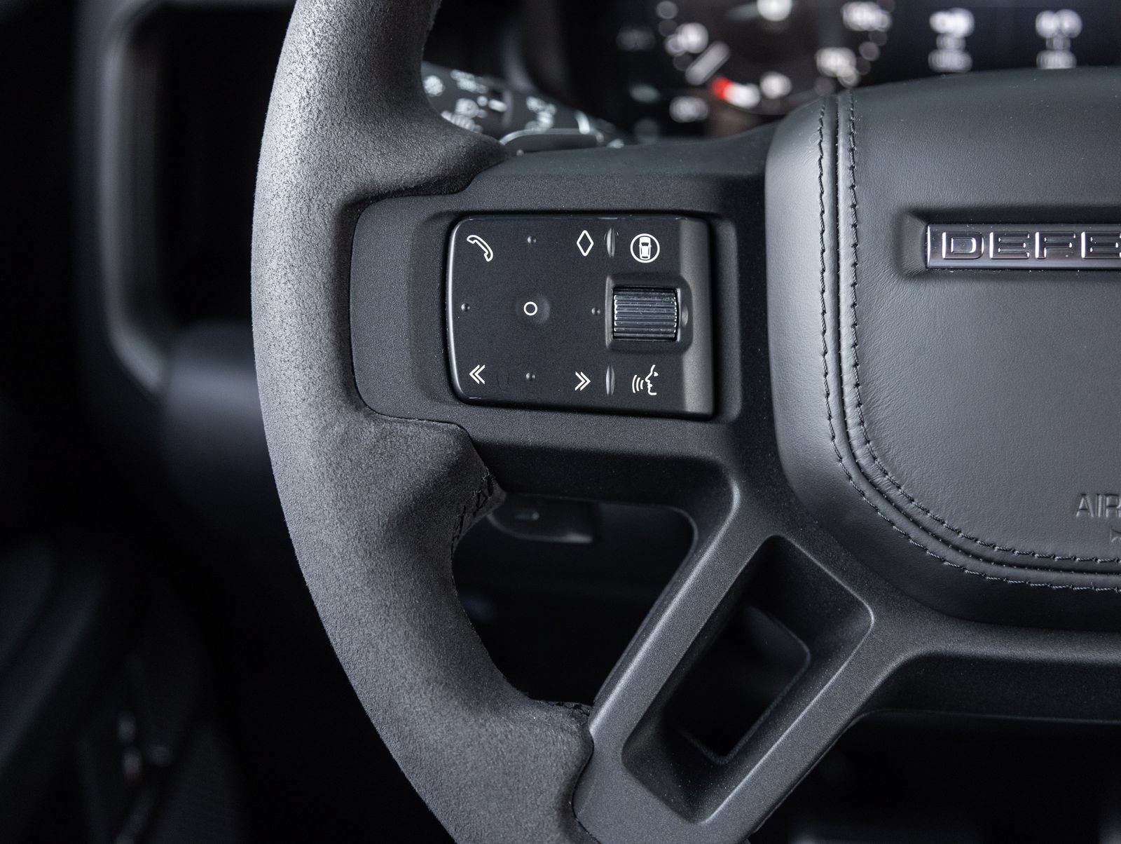 Used 2024 Land Rover Defender 90 Carpathian Edition AWD/4WD image 15
