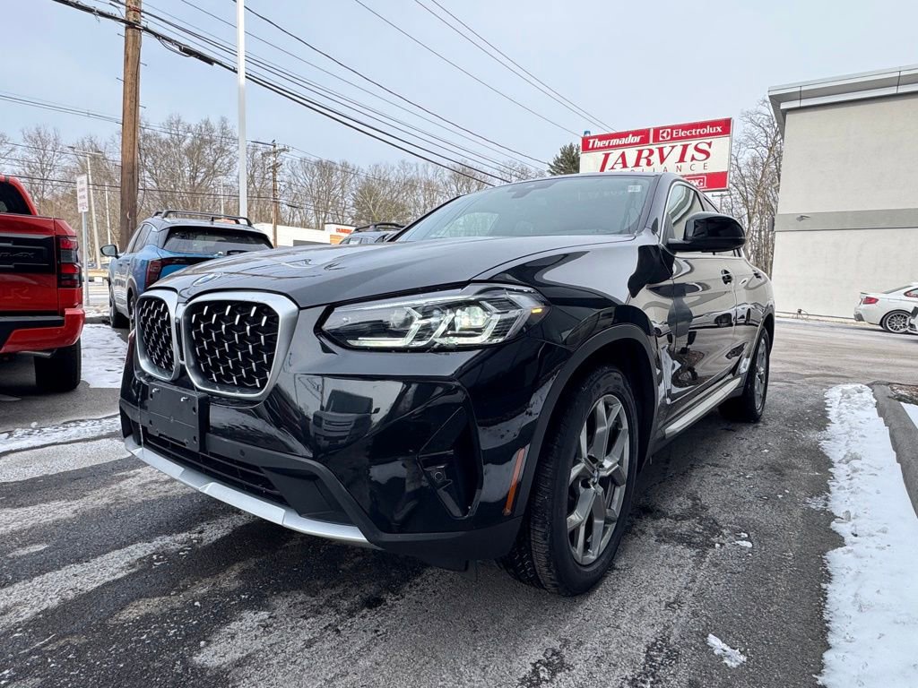Used 2023 BMW X4 xDrive30i w/ Premium Package image 2