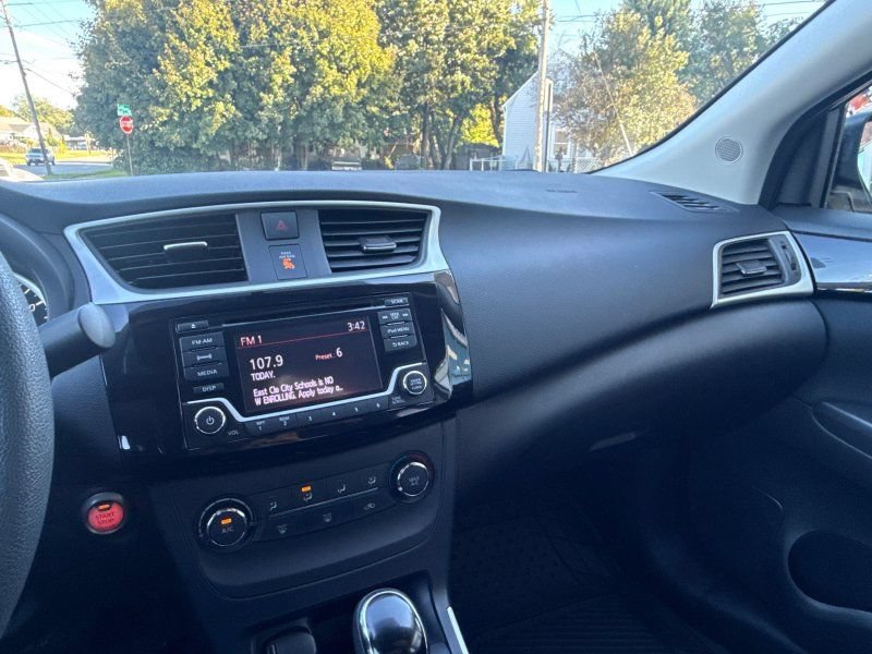 Used 2017 Nissan Sentra SV FWD image 23