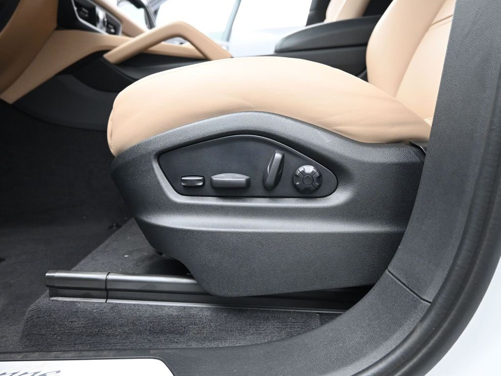 New 2025 Porsche Cayenne Coupe image 21