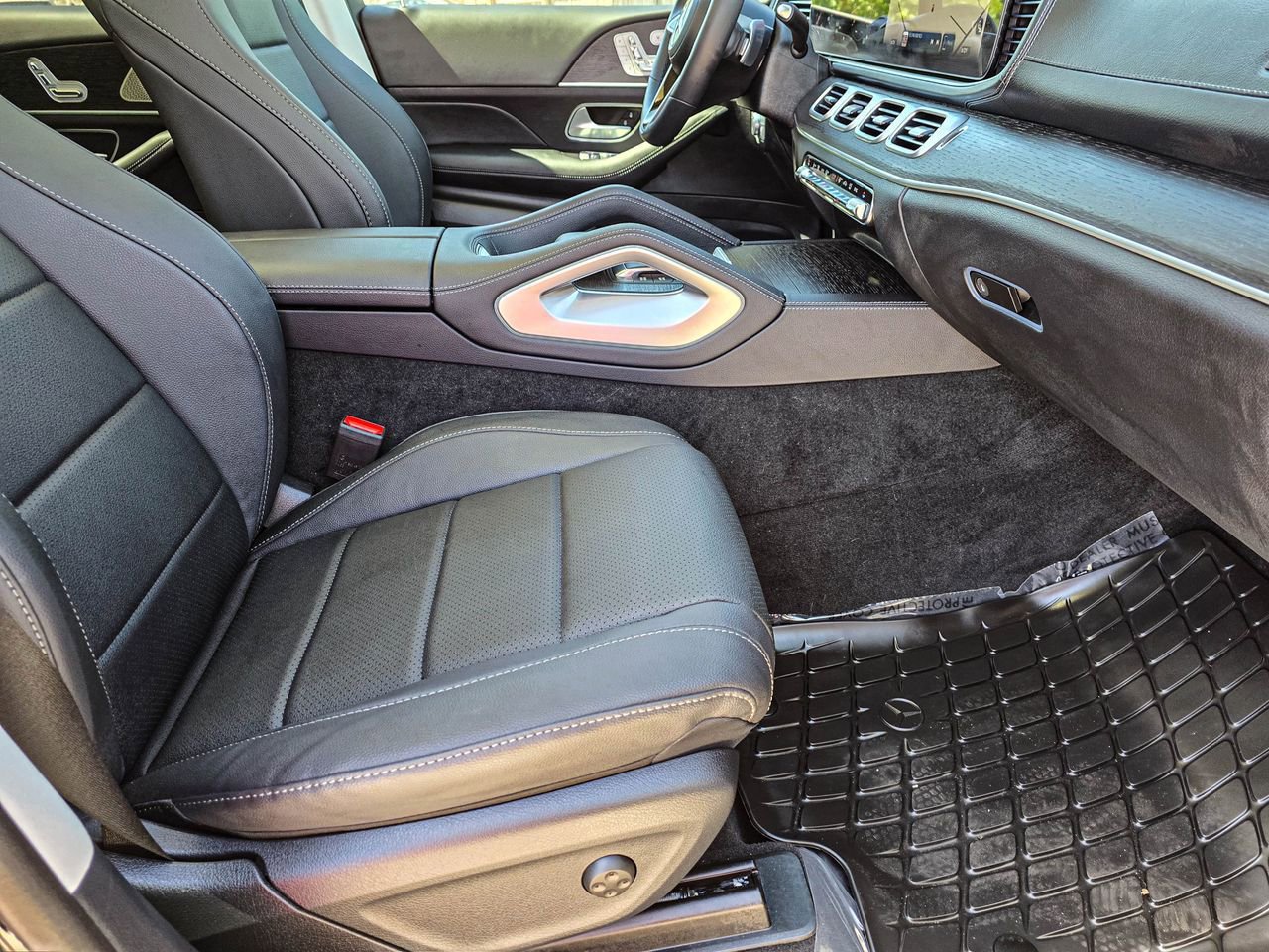 New 2026 Mercedes-Benz GLS 450 4MATIC image 40