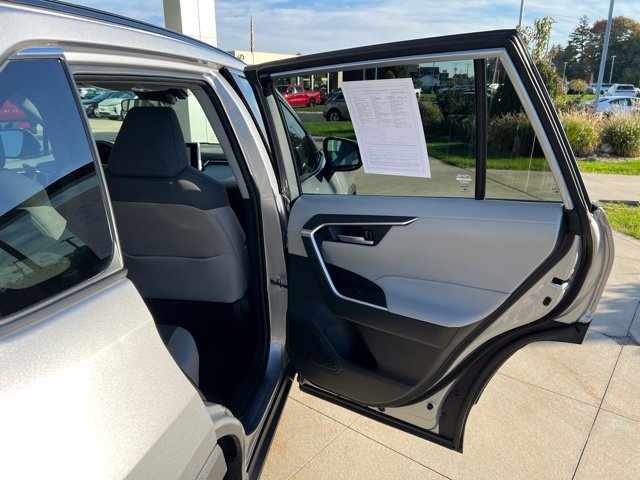 Used 2025 Toyota RAV4 XLE w/ Convenience Package AWD/4WD image 34