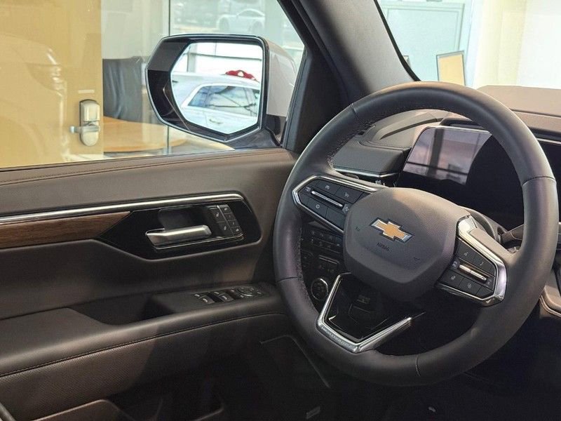 Used 2025 Chevrolet Tahoe High Country w/ Sun And Tow Package AWD/4WD image 12