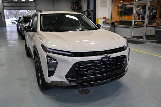 New 2026 Chevrolet Trax ACTIV w/ Sunroof Package image 3