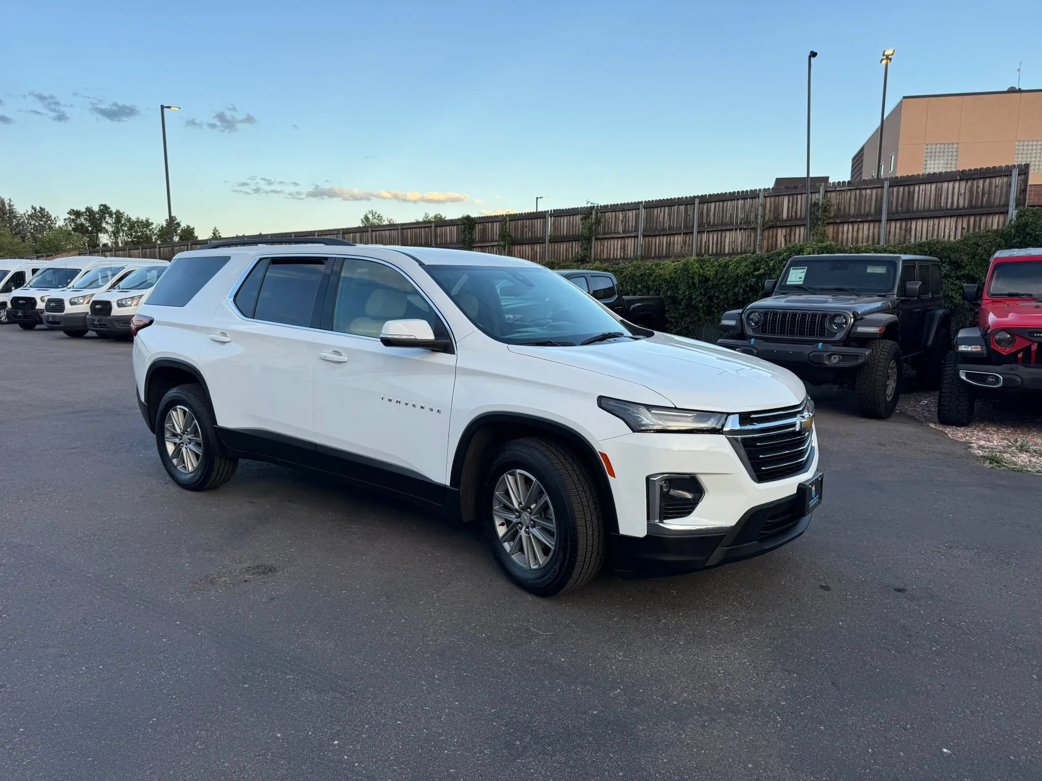 Used 2023 Chevrolet Traverse LT w/ LPO, Cargo Package AWD/4WD image 8