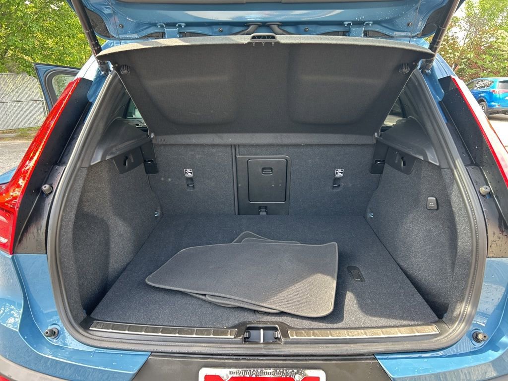 Used 2025 Volvo XC40 B5 Plus AWD/4WD image 20