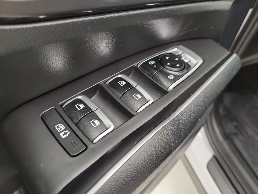 Used 2024 Kia Sorento S FWD image 16