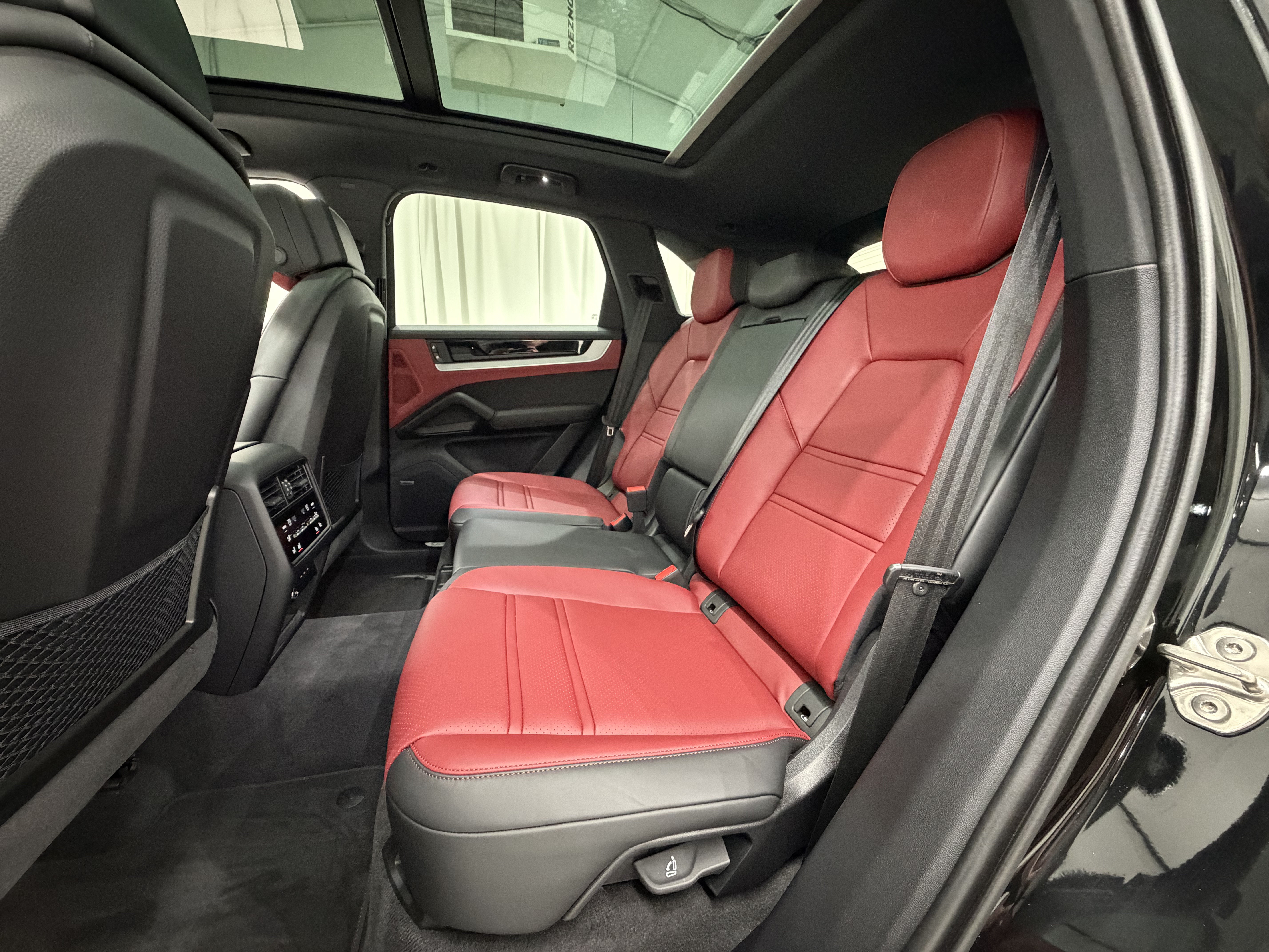 Certified 2025 Porsche Cayenne S AWD/4WD image 20