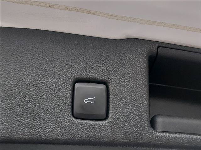 Certified 2023 Ford Escape SE FWD image 17