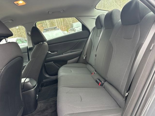 Certified 2025 Hyundai Elantra SE image 19