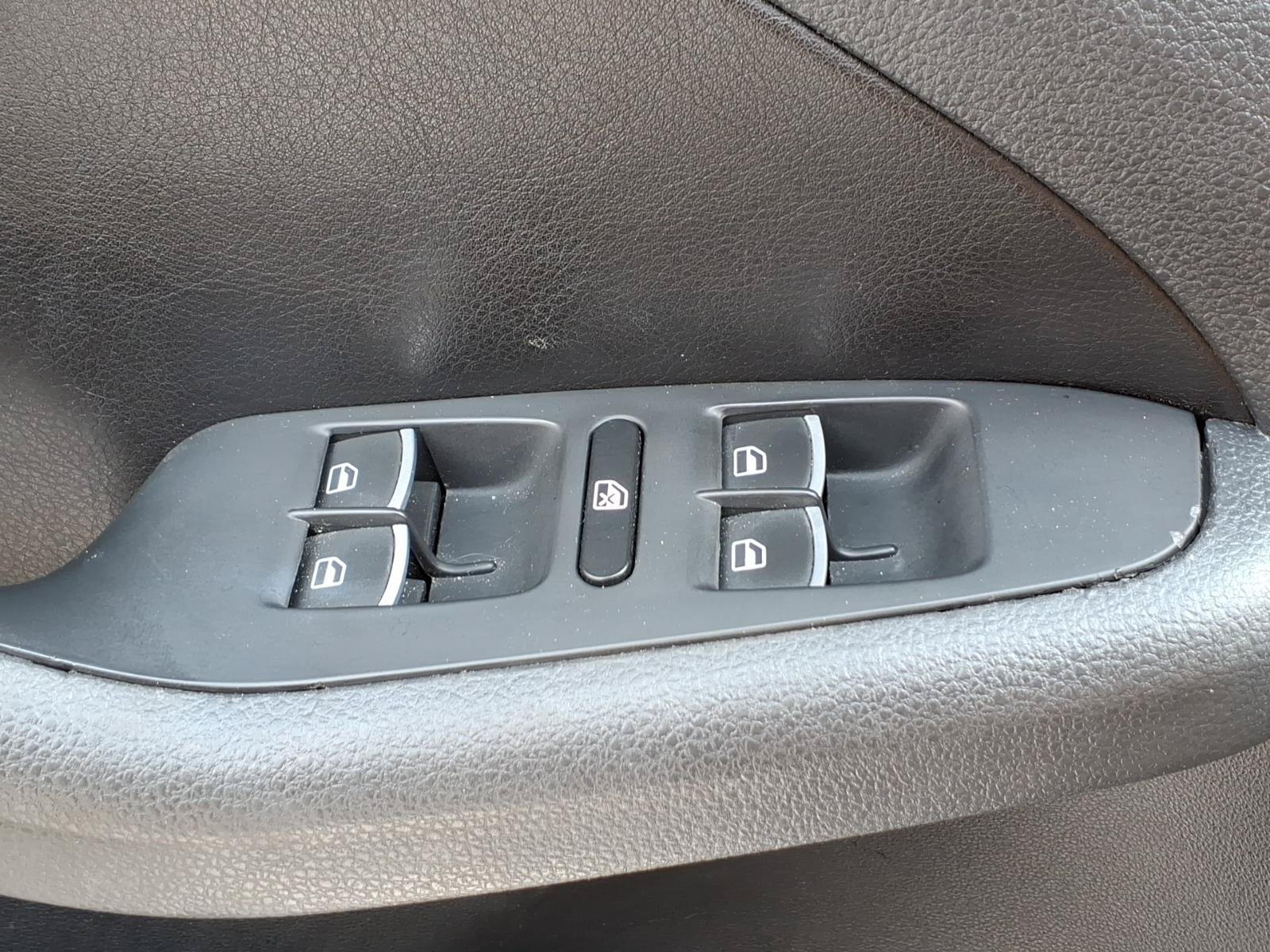 Used 2014 Volkswagen Jetta SE FWD image 19