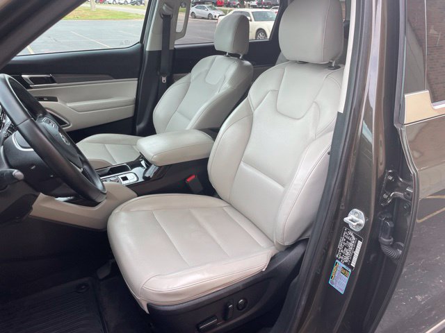 Used 2020 Kia Telluride S FWD image 23