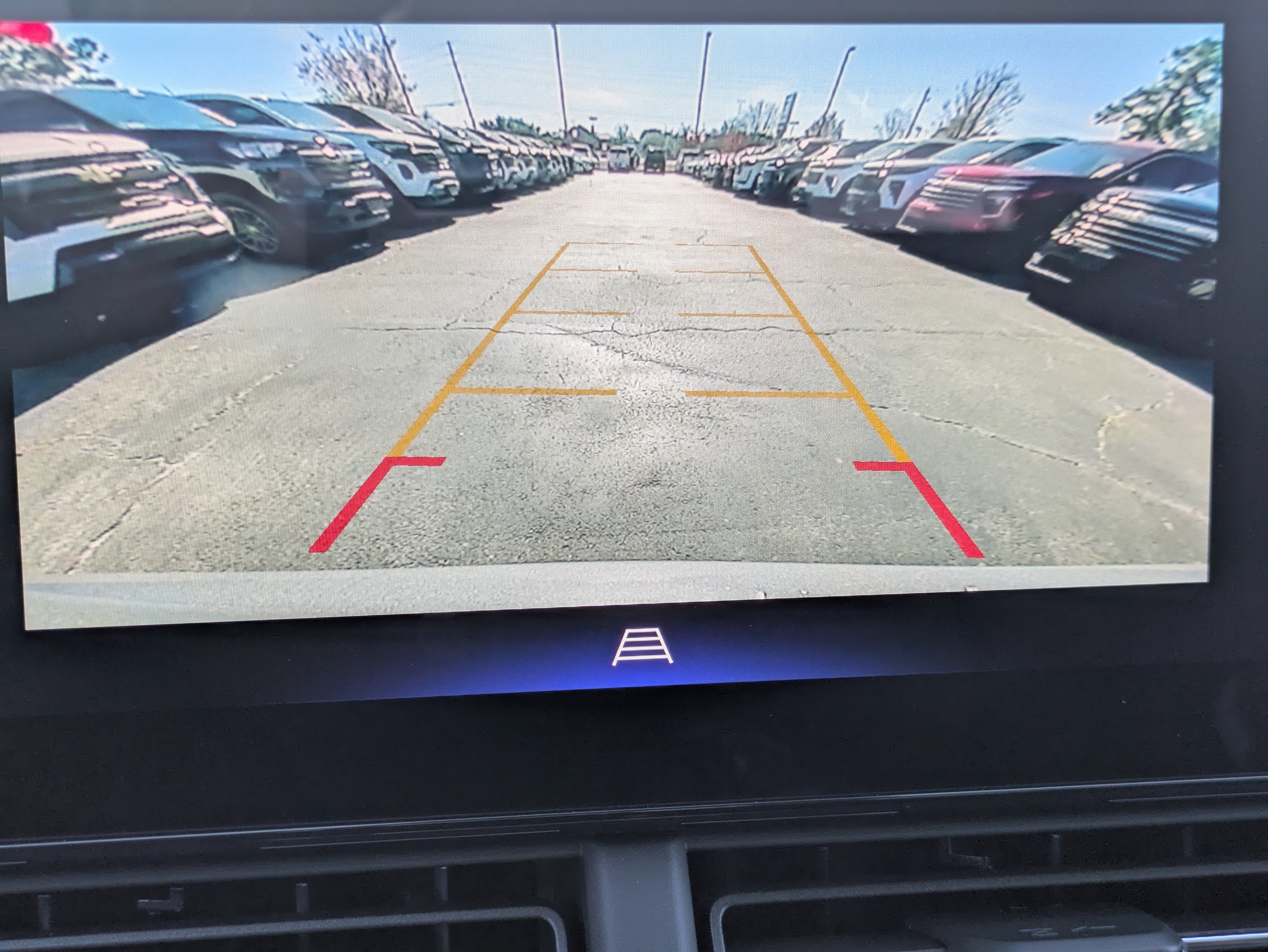 New 2025 Chevrolet Trax LT w/ Driver Confidence Package FWD image 13