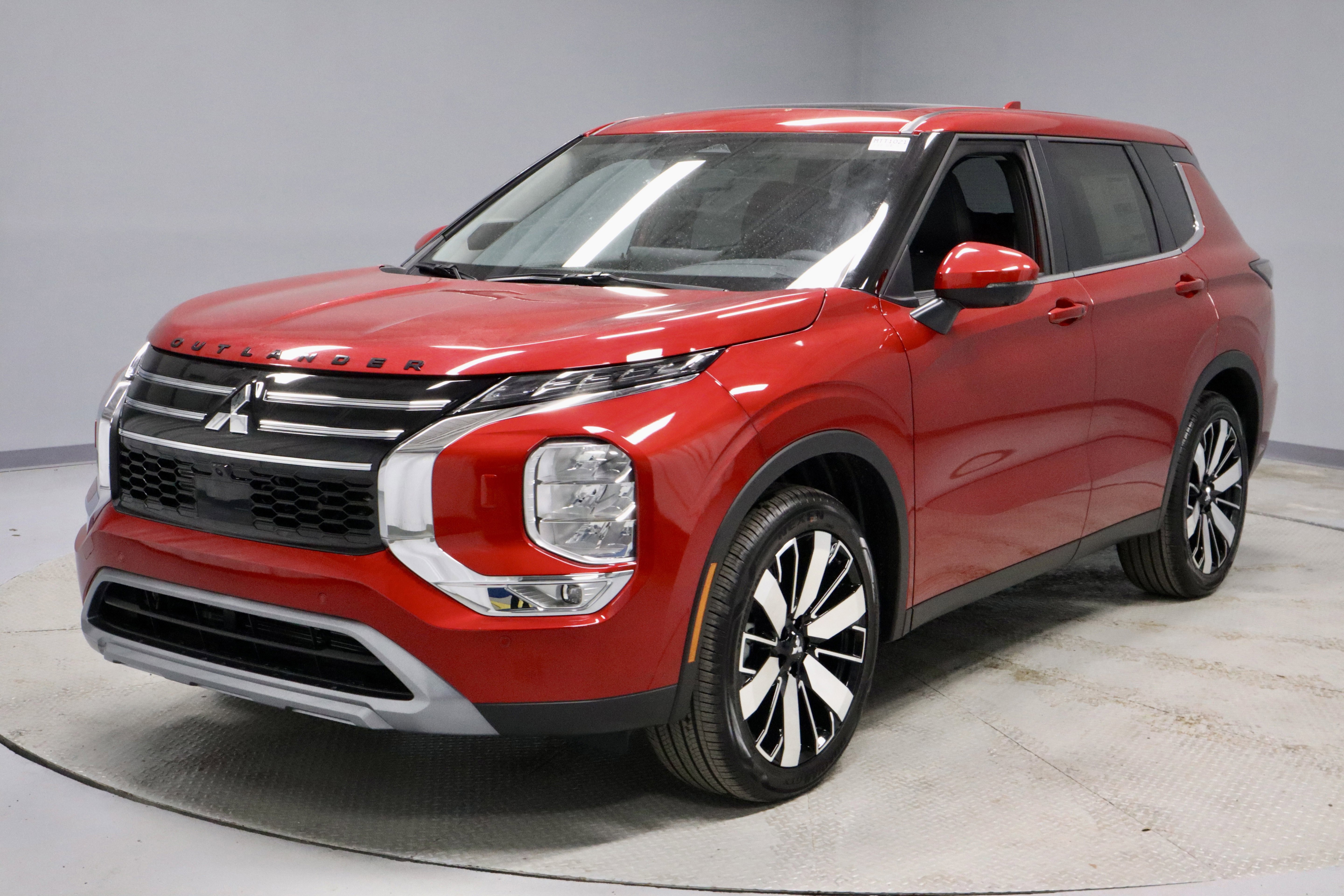 New 2026 Mitsubishi Outlander SE image 4