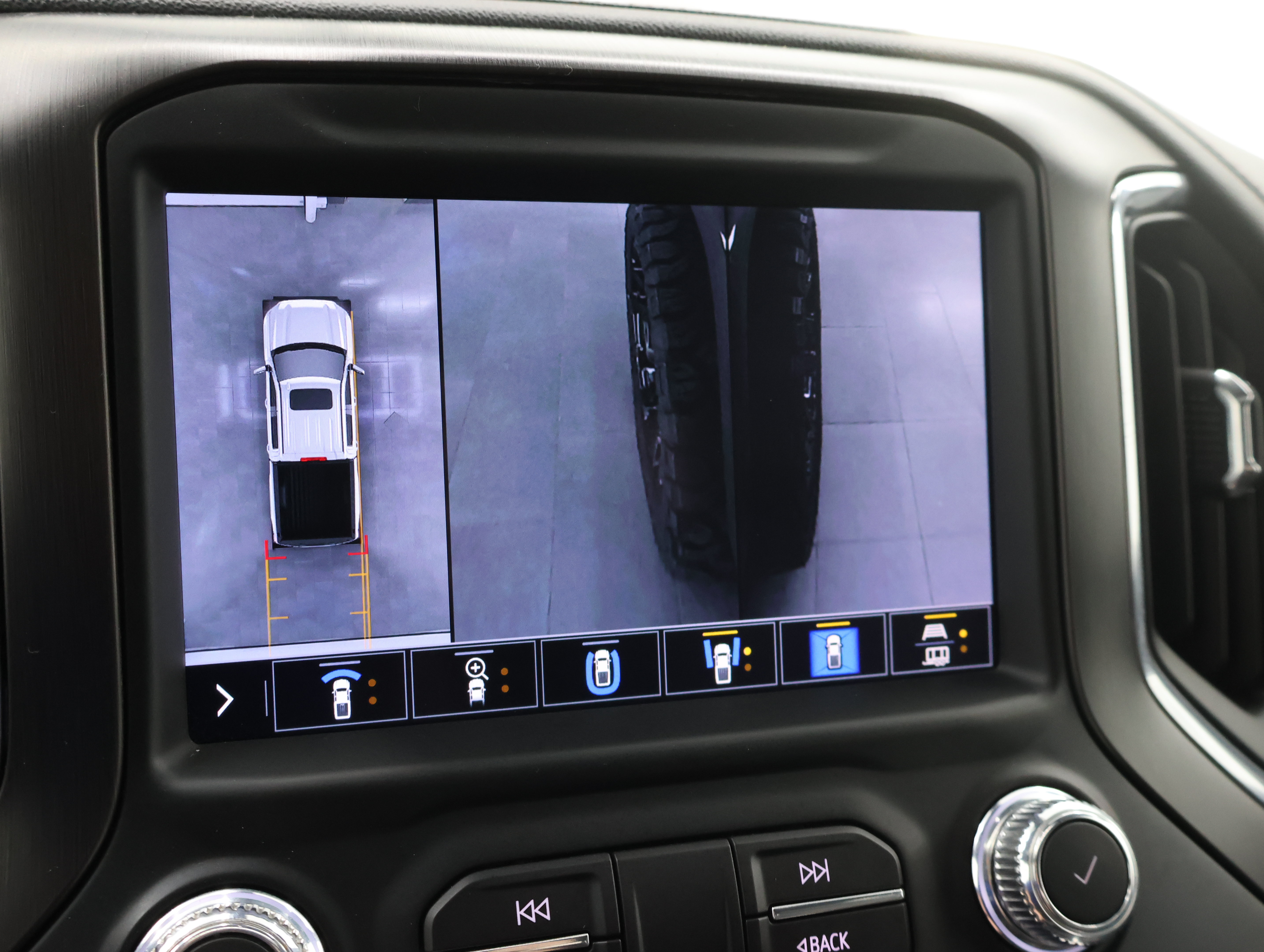 Used 2022 GMC Sierra 1500 AT4 w/ AT4 Premium Package AWD/4WD image 23