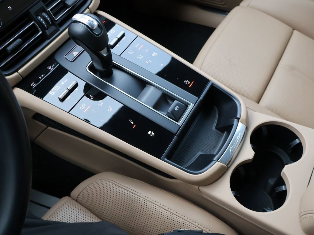 Used 2022 Porsche Macan S image 25